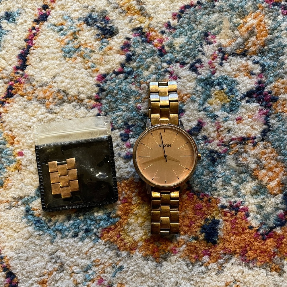 Rose Gold Nixon